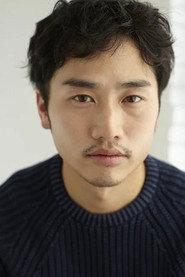 Syohei Ueki as Kazushige in Lingering Memories 2015