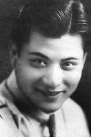 Zhang Yi as Laode Wang in The Mother 1956