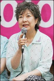 Seo Seung-hyeon as Seo Seung-hyeon in Old Miss Diary 2006
