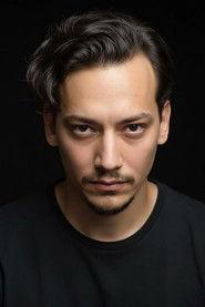 Kaan Yılmaz as Murat in Bana Git De 2016