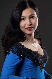 Trần Thu Liễu as Ali in Left-Handed Girl 2025