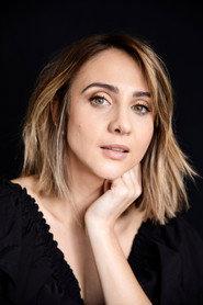 Simoné Pretorius as Niki in Dirty Laundry 2017