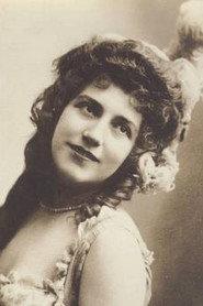Léa Piron as Comtesse de Marnay in Mimi-Trottin 1922