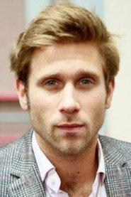 Wallerand Denormandie as Nicolas in Meurtres au Mont-Saint-Michel 2022