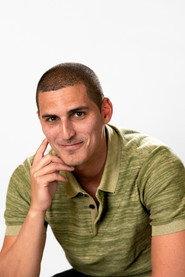 Erik R Suarez as José Otoniel Vélez in ¡Que Colombianada! 2024
