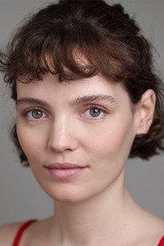 Blanca Valletbó as Beatriz in Amazing Elisa 2022
