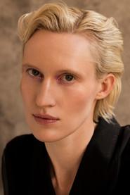 Gala Moody as Vittoria Hopkins in The Raft 2019