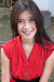 Airis Emiliana as Upiak Banun in The Sinking of Van Der Wijck 2013