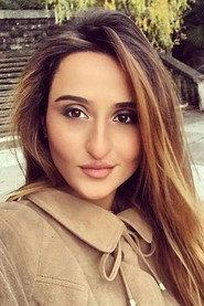 Tamara Turava as Muzika in Smack Dab Kakha 2020