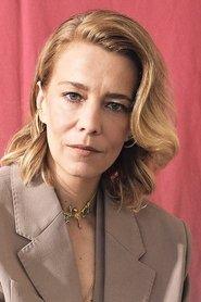 Céline Sallette as Stéphanie in Queens of The Field 2020