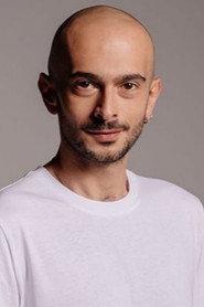 Serhan Alben as Ufuk in Bir Hikayem Var 2013