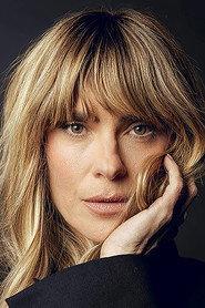 Carolina Dieckmmann as Lucia in Between Us 2013