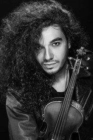 Nemanja Radulović as Self : Violinist in Roberto Alagna chante à Versailles 2016