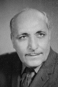 Aliheydar Hasanzada as Hunter in The Earth. The Sea. The Fire. The Sky 1967