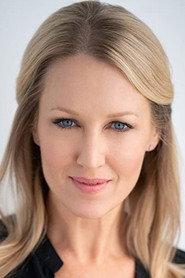 Michelle Davidson as Chelsea in The Hourglass Figure 