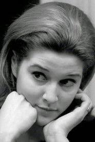 Catherine-Isabelle Duport as Michèle in The Departure 1967