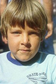Miguel Joven as David 'Puñe' in Chispita and Her Goons 1982