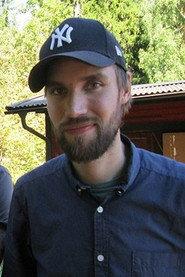 Tommy Wiklund as Police officer in Stranglehold 2010