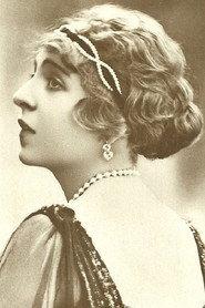 Sascha Gura as Eva Loray in Das Spiel mit dem Schicksal 1924