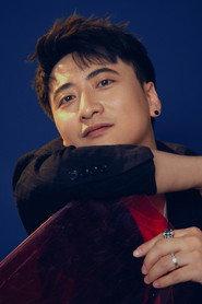 Xing Xiao as Wei Daxue's husband in A Loner 2018