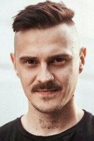 Ilya Prusikin as «Piccolo Grandi» in Ciao, 2020! 2020