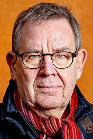 Poul Nyrup Rasmussen as Sig selv in The Queen and the Prime Ministers 2024