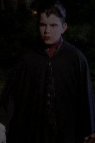 Alex Campbell as Joe in Siblings 2004