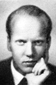 Olov Wigren as Employee at Bewe & Zoll in Take Care of Ulla 1942