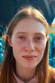 Julie Šoucová as Ema Černá / Amerikánka in Girl America 2024
