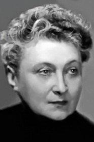 Yevheniya Opalova as totya Dusya in The Month of May 1965