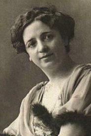 Mariya Kazakova as in Under the Old Sky 1922