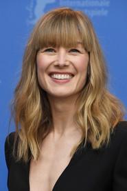 Rosamund Pike as Jessica Parks in National Theatre Live: Inter Alia 2025