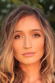 Essa O'Shea as Amanda in We Used to Know Each Other 2019