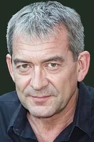 Bertrand Farge as Dr. Lehman in On n'efface pas les souvenirs 2021