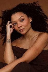 Kamila Amorim as Janes in Queimem a Bruxa 2025