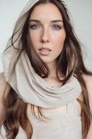 Zoe Wilson as Jessika in The Cottage 2022