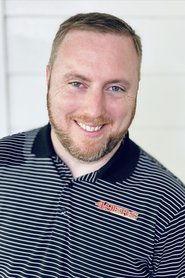 Neil Wilson as Self - Narrator (voice) in Inside the Mind of a Cat 2022