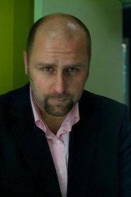 R. Paul Wilson as Himself in The World's Greatest Bar Bets 2008