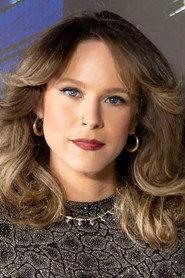 Elli Tringou as Anna in Suntan 2016