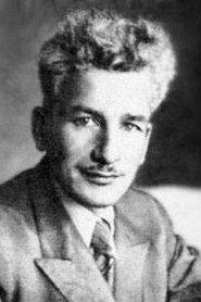 Aleksandr Varlamov as himself in I Am Returning Your Portrait 1983