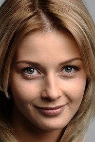 Lyubava Greshnova as Алиса Минаева in The Nottie Hottie 2012