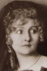 Lu Synd as The artist's wife in A Night of Horror 1917