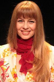 Jessica Schultz as Rita in An Argentinian in New York 1998