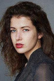 Bérénice Coudy as Anne-Sophie in Les lendemains de veille 2022