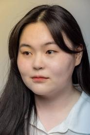 Kwon Young-eun as Young-shin in Freckles 2019