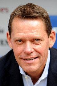 Frank Arnesen as Self in Bobby Robson: More Than a Manager 2018