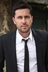 Bradley Murnane as Dee Harding in Hand of Art 2016