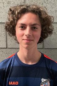Jul Goossens as Maxime in Young Hearts 2024