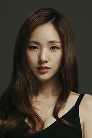 Park Ah-in as You-jin in Hoop It Up 2019