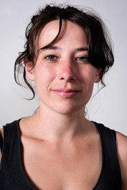 Caroline Cherrier as La Flic (voice) in Que Dalle 2015